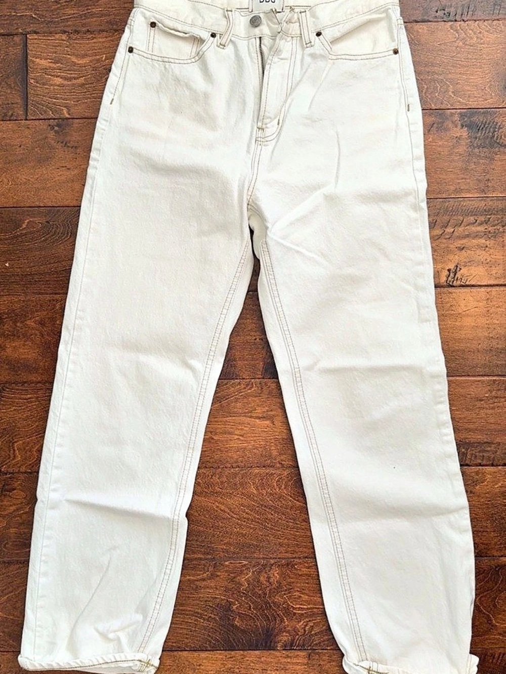 BDG Boyfriend Jeans in White Like New